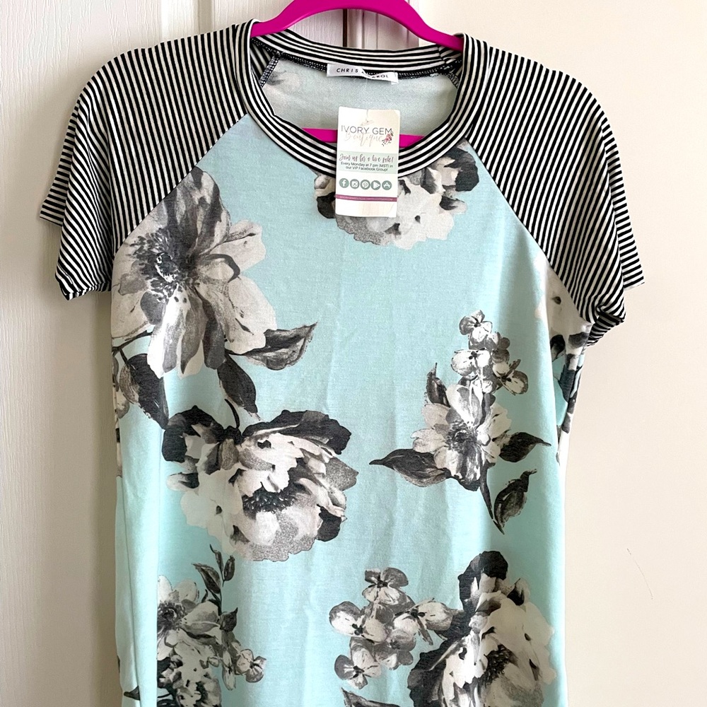 Ivory Gem Boutique NWT size medium